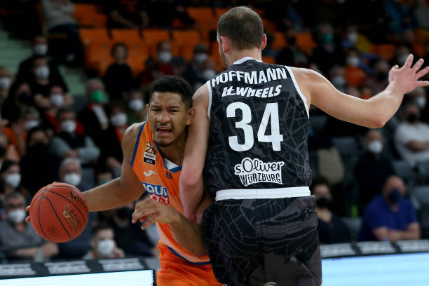 留在场上 留在场上